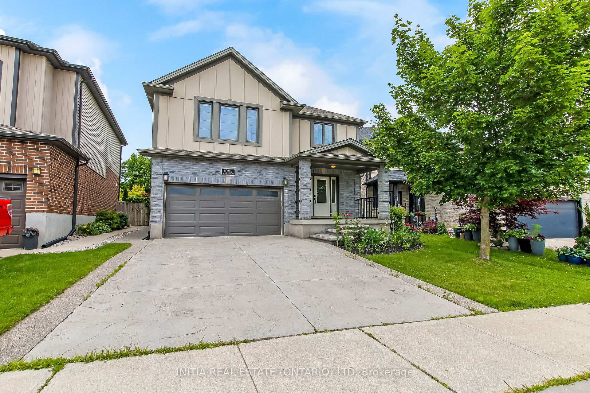 1082 Oakcrossing Road photo 1