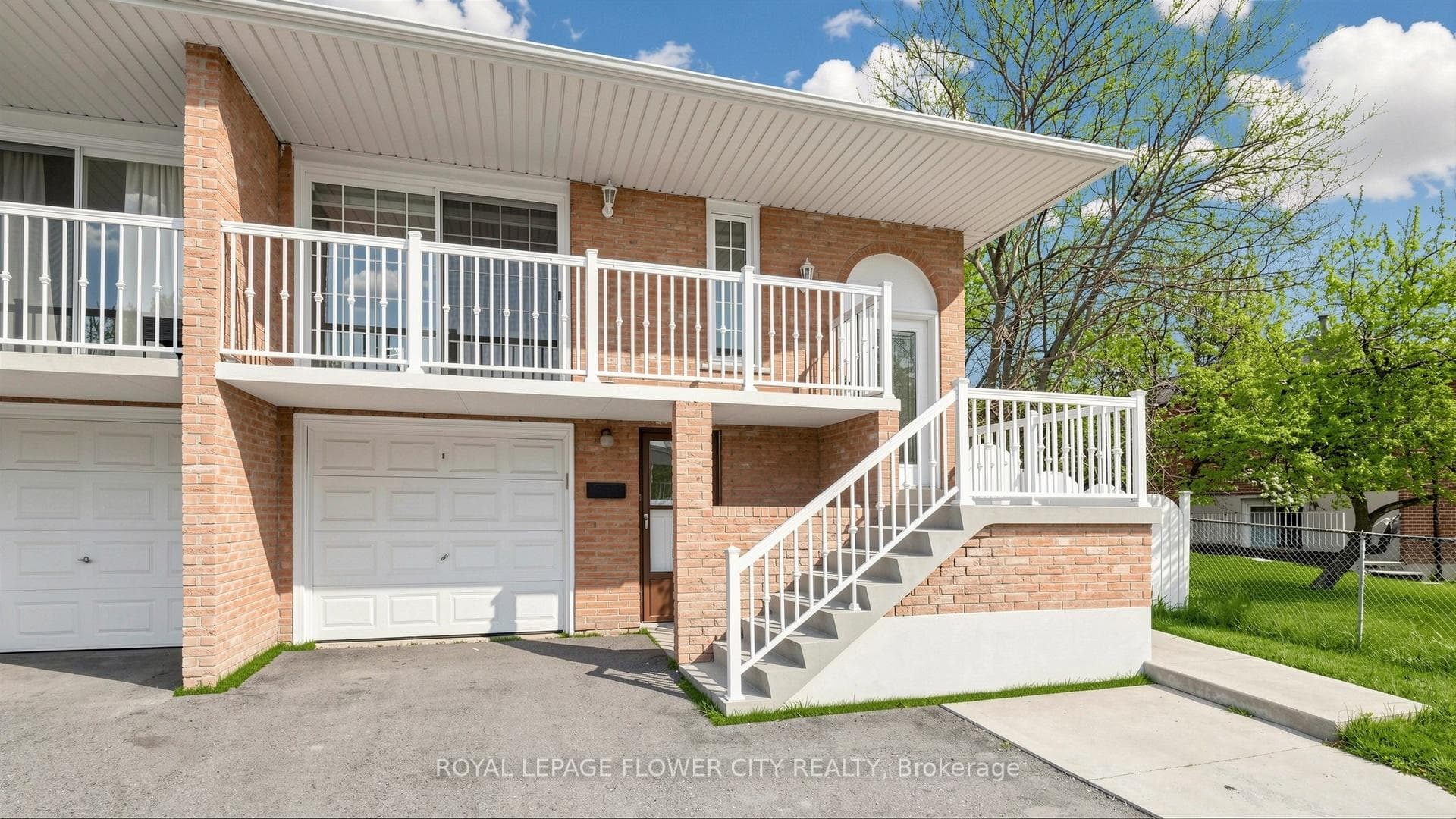 307 Royal Salisbury Way photo 3