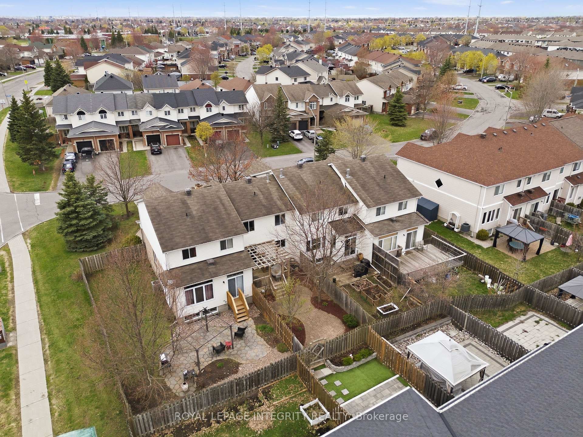 1073 Brasseur Crescent photo 33