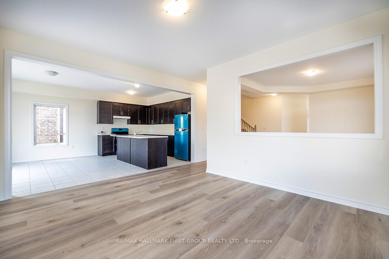 Family room Overlooking the Kitchen