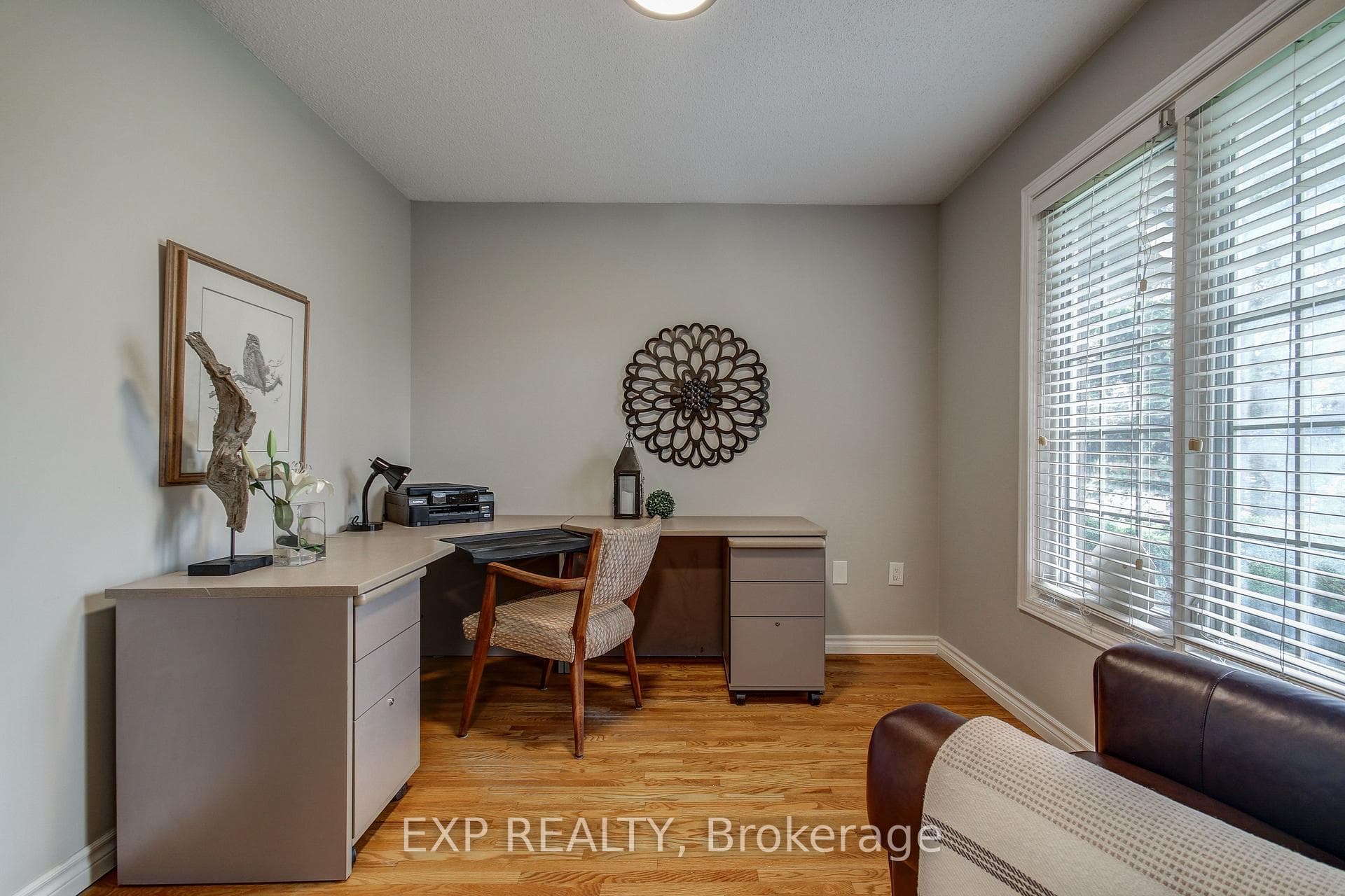 416 Scarlett Crescent photo 4