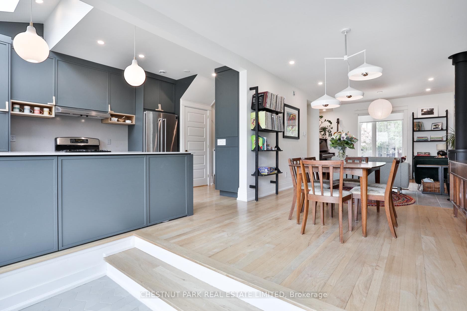 329 Crawford Street photo 10