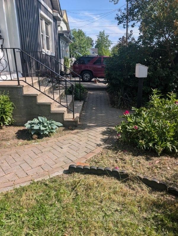 4774 THIRD Avenue photo 2