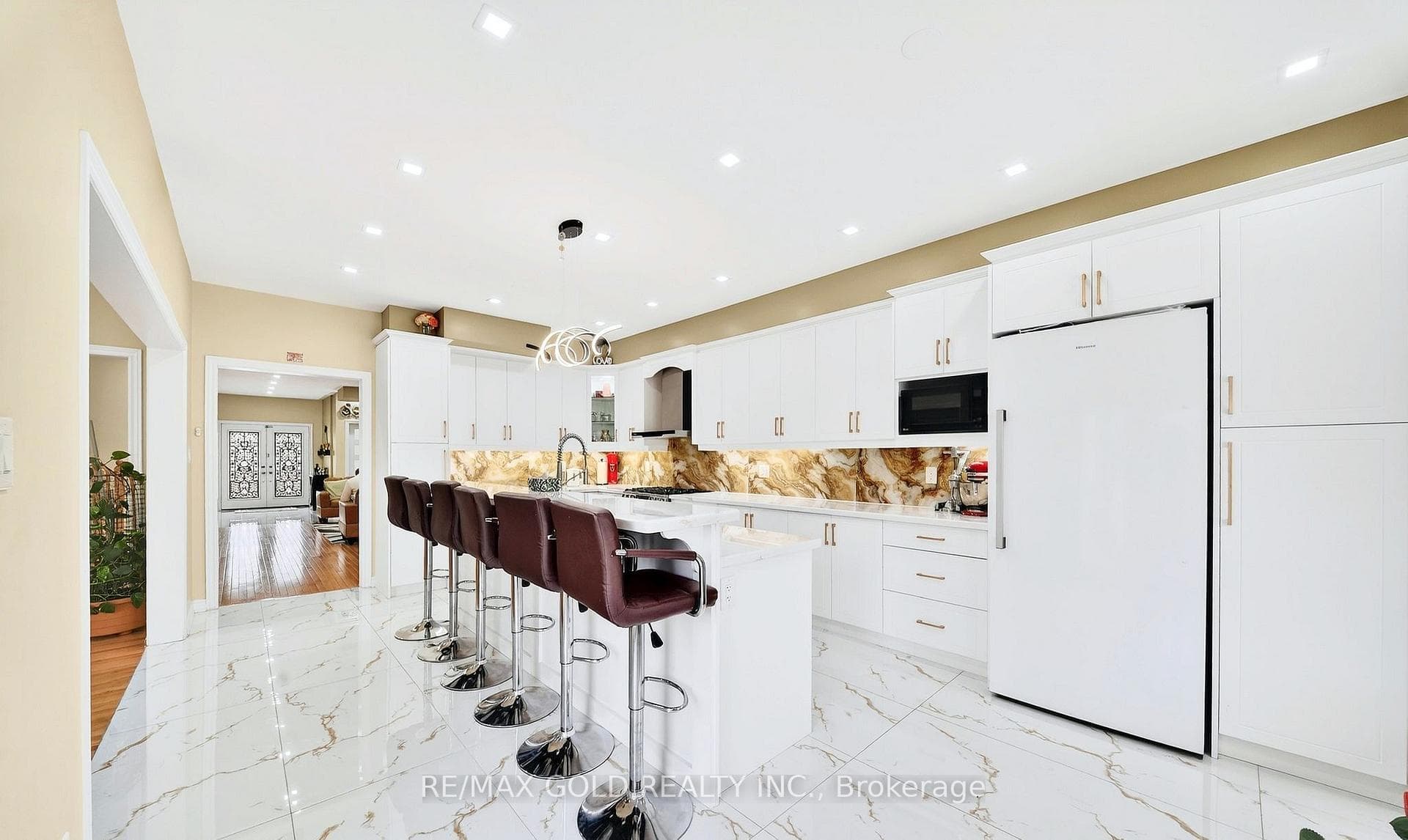 161 Shephard Avenue photo 15