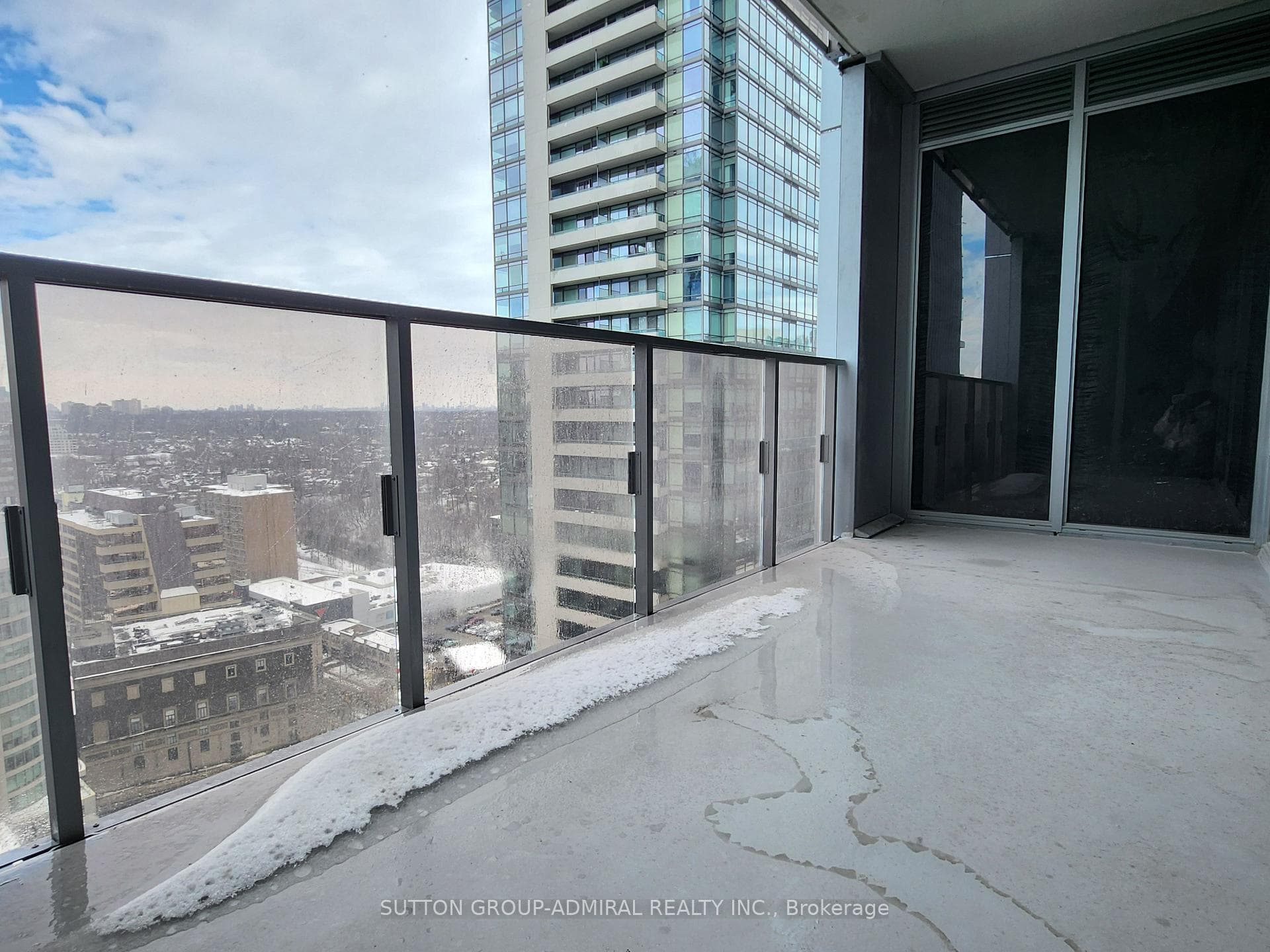11 Yorkville Avenue Unit 1904 photo 12