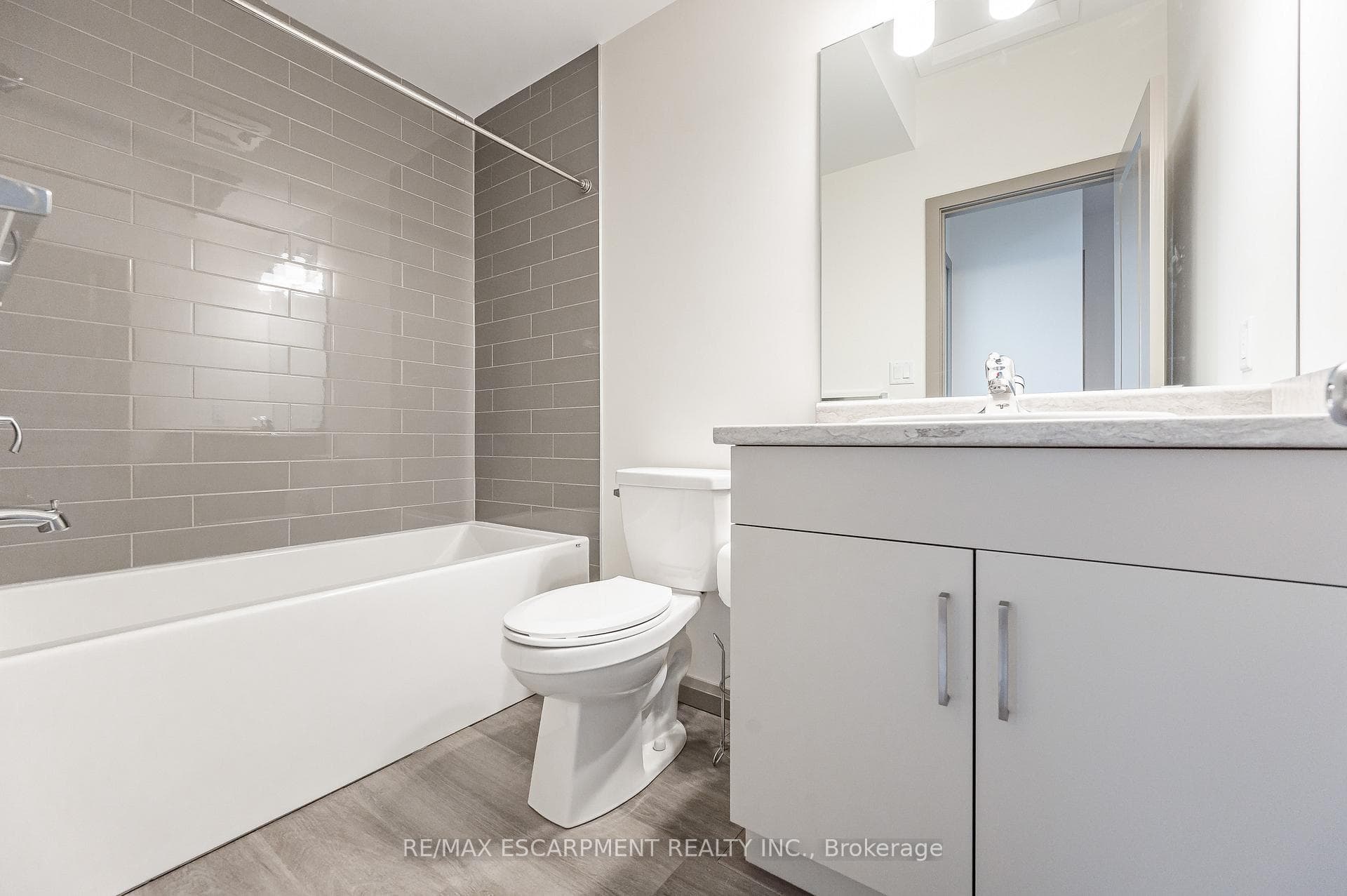 36 Grant Avenue Unit 1A photo 9