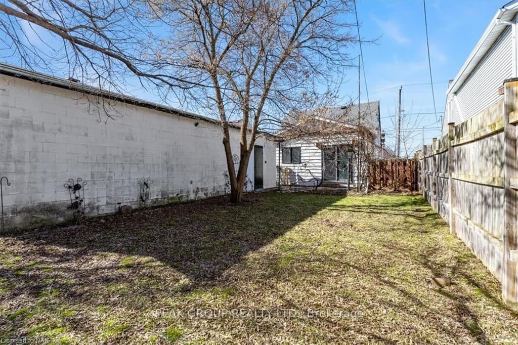 5266 STANLEY Avenue photo 26