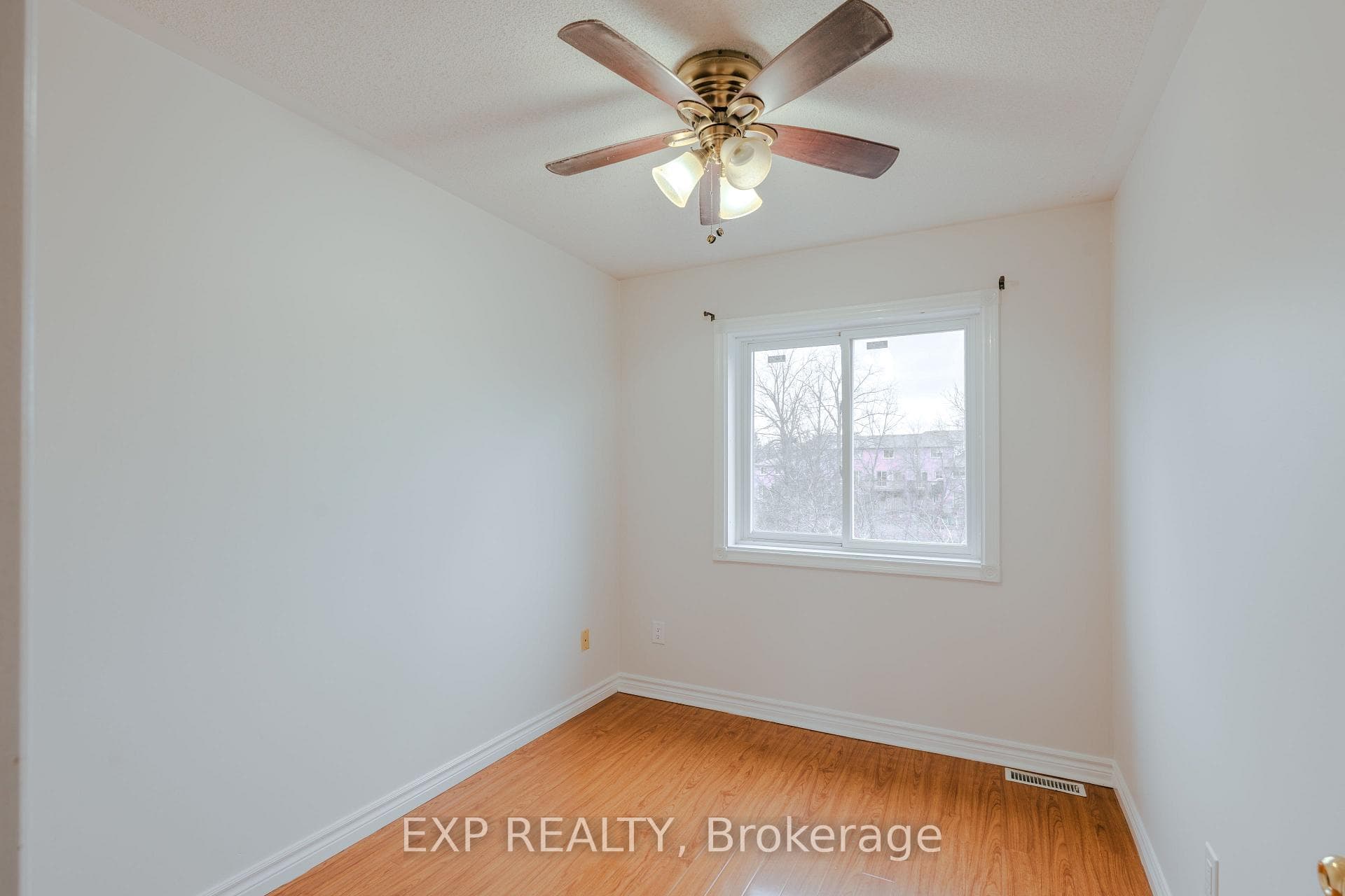 5 Schouten Crescent photo 15