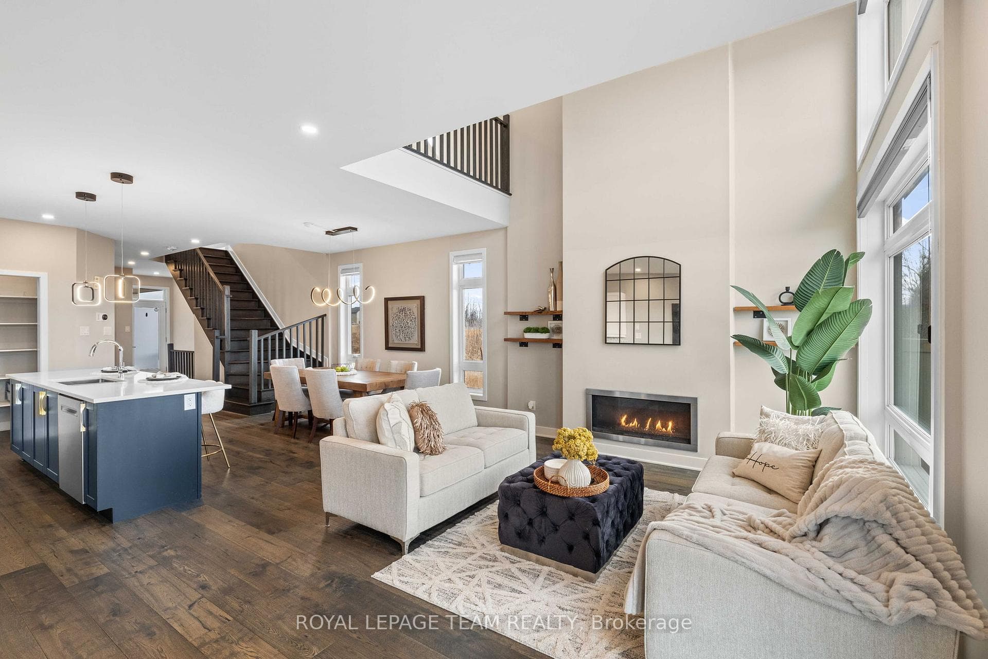 210 TAURUS Place photo 14