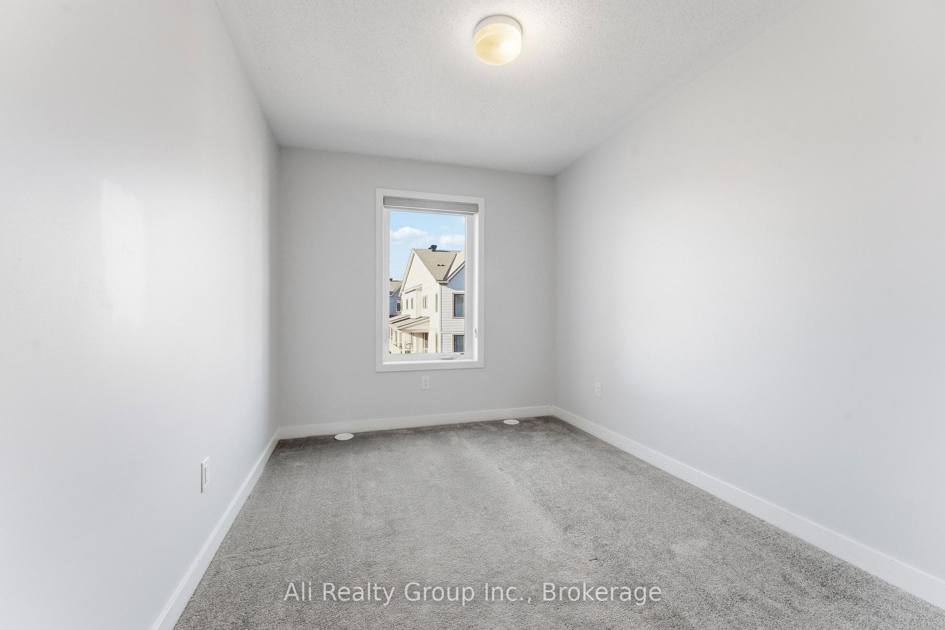 750 Kinstead Private photo 27