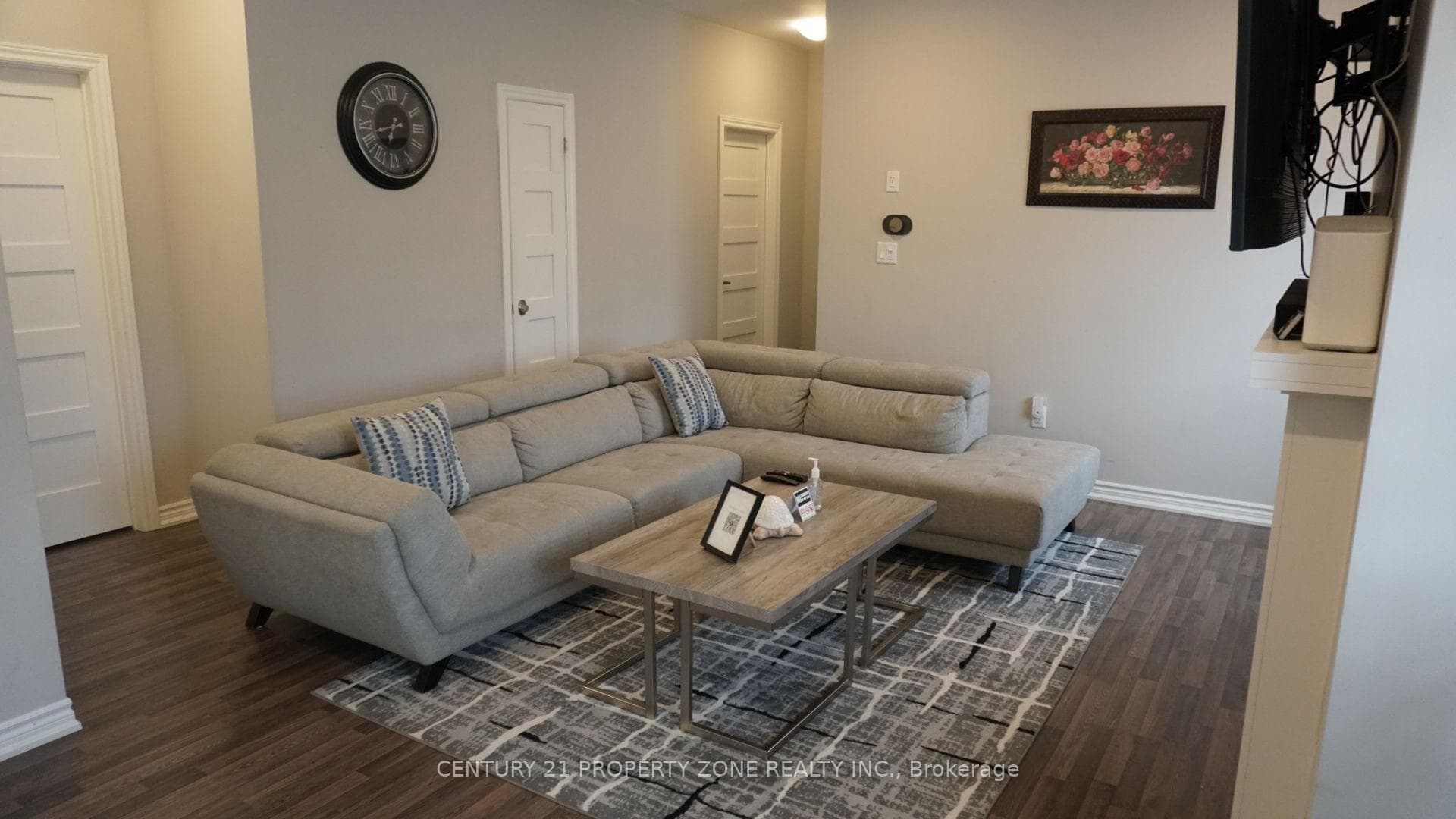 227 Mowat Street photo 15