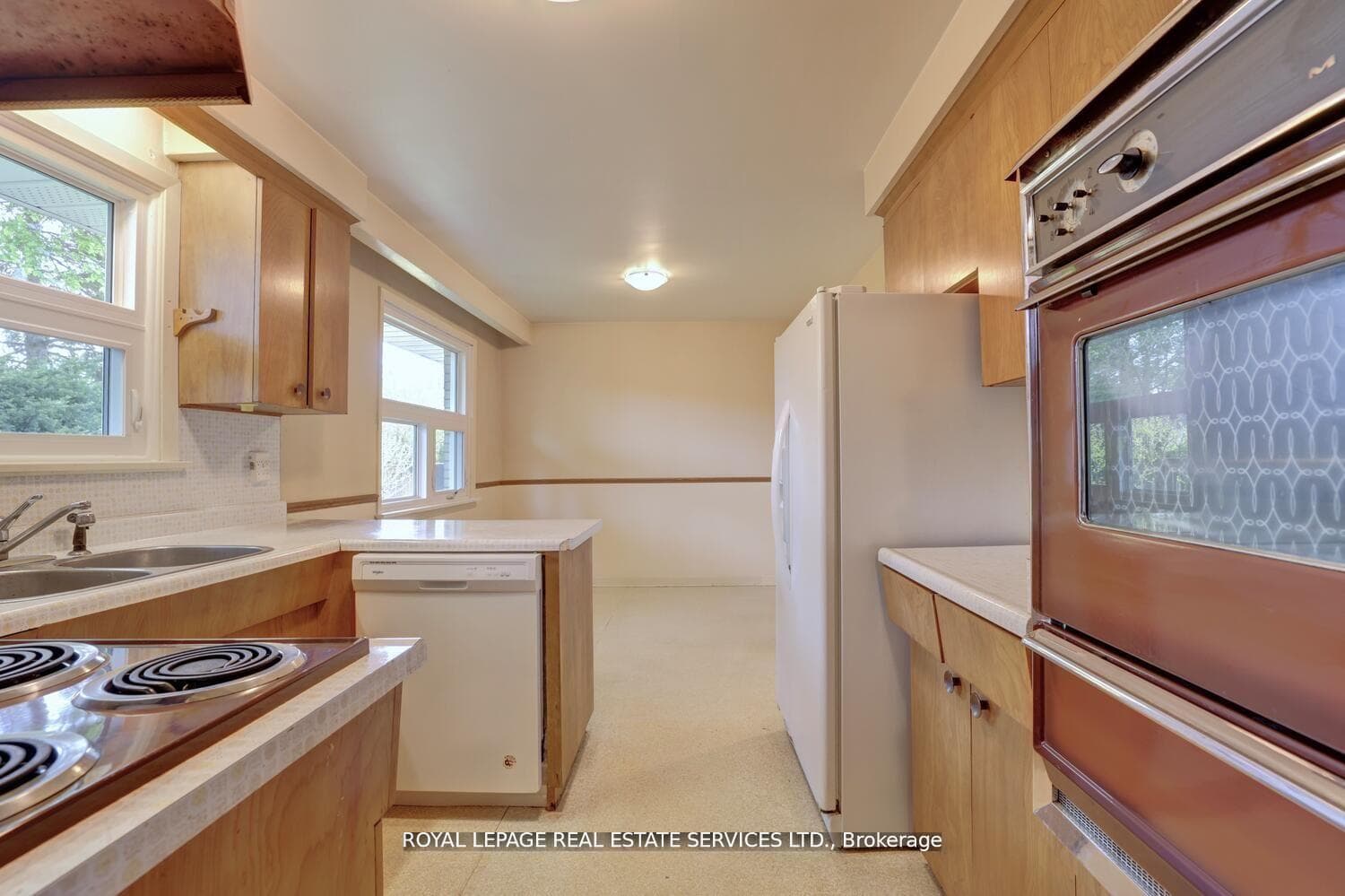 39 Pettit Drive photo 11