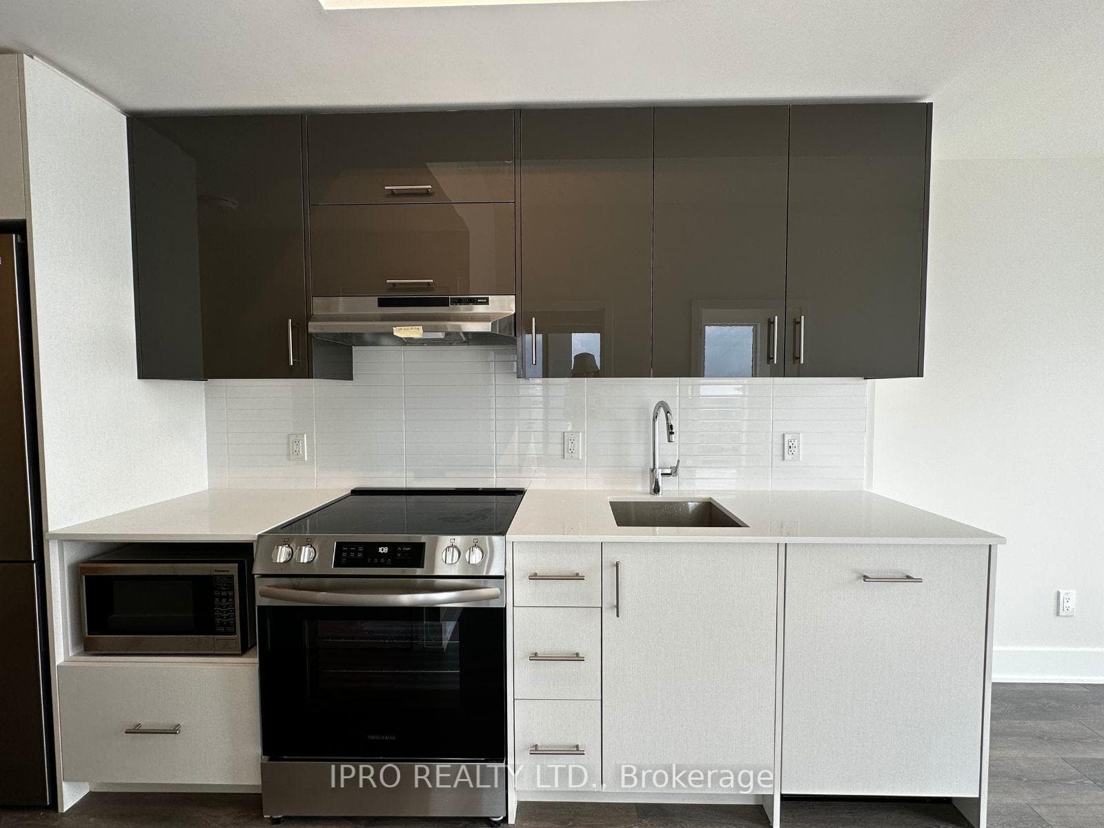 188 Fairview Mall Drive Unit 2702 photo 4