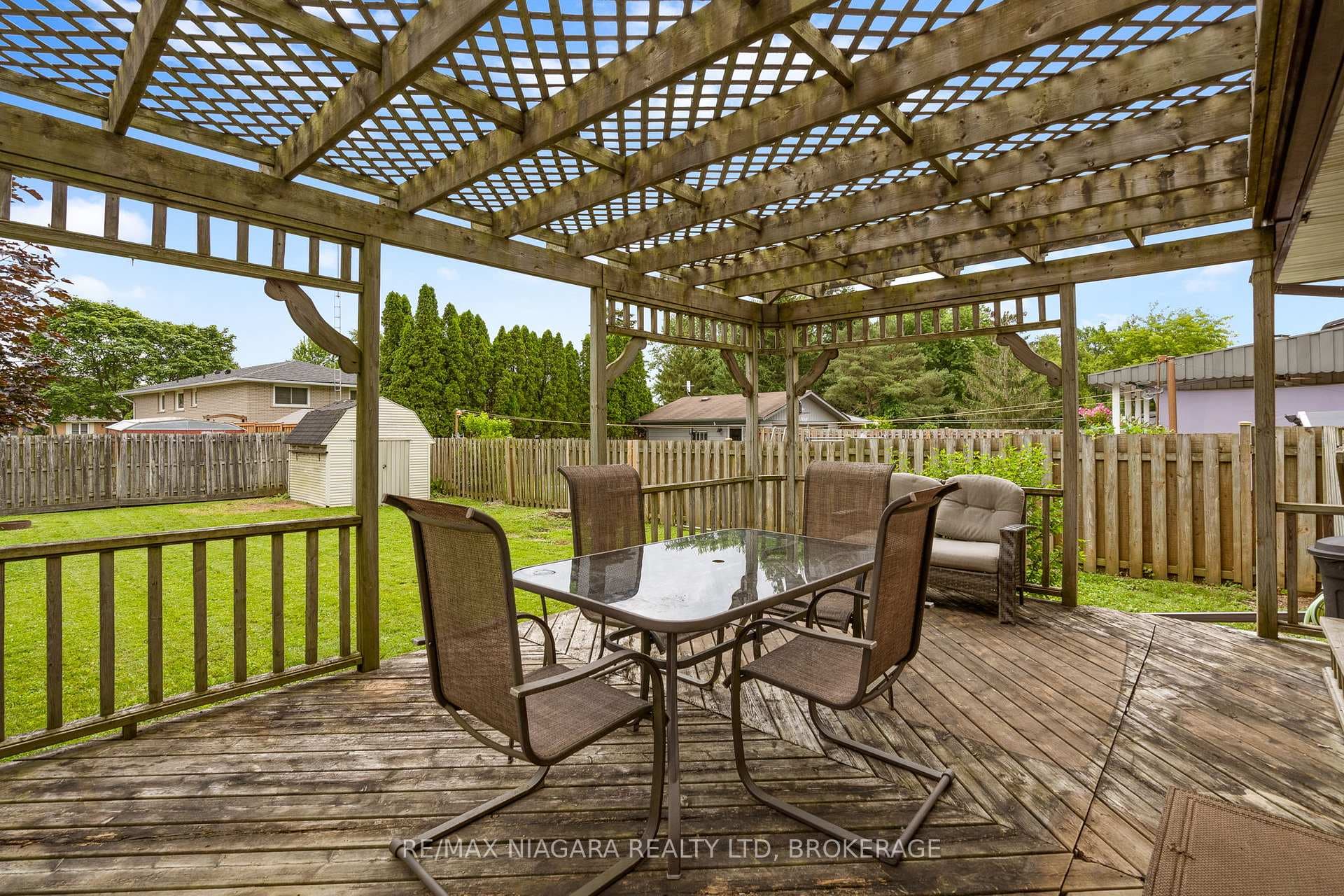 696 Clare Avenue photo 23