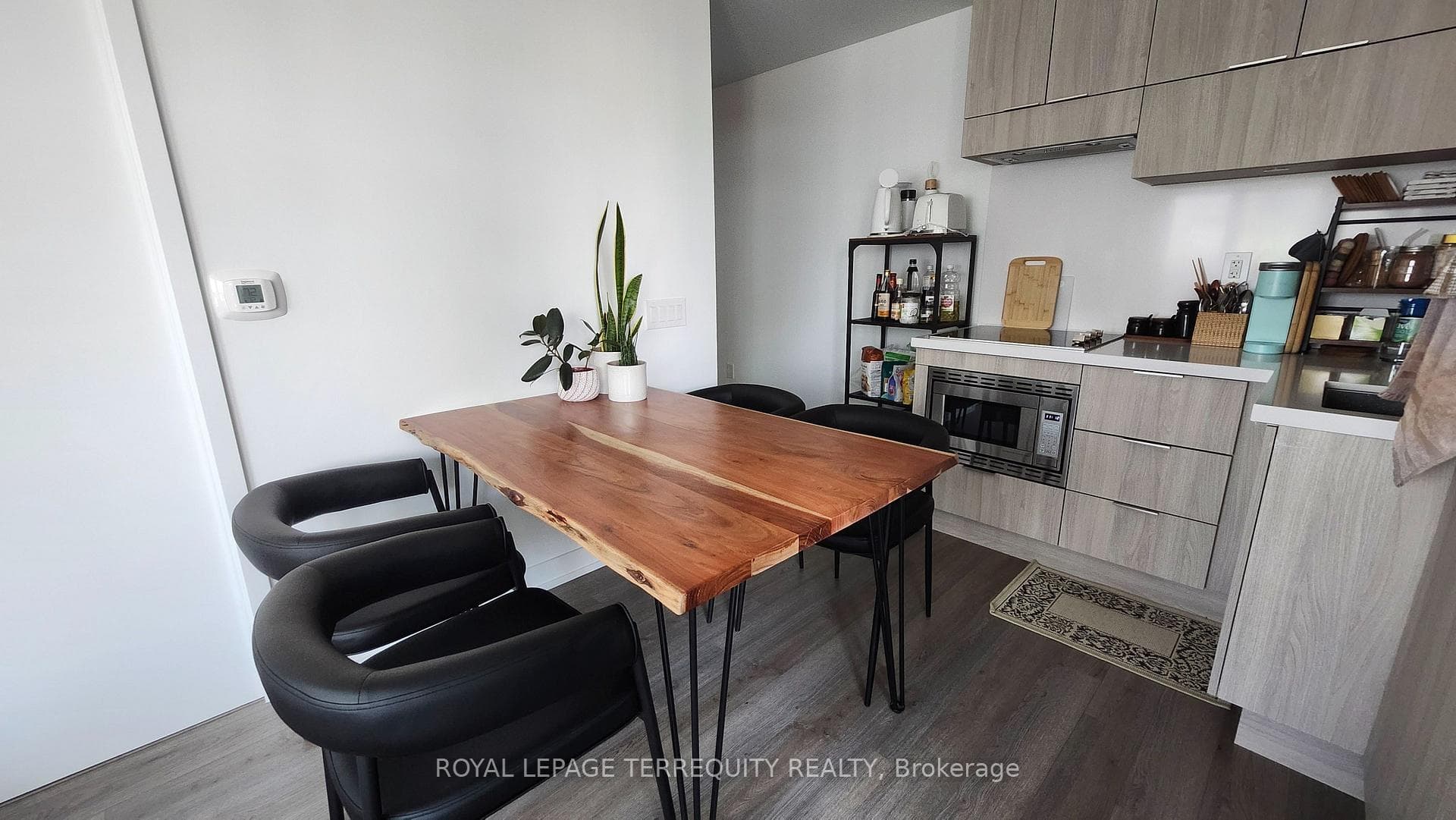 39 Roehampton Avenue Unit 1508 photo 4