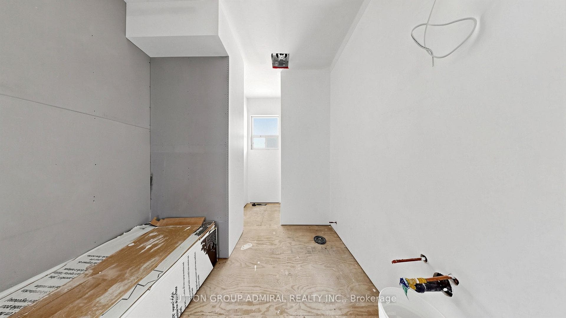 62 Rosemeade Avenue photo 34