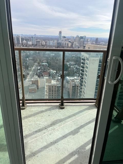 320 Tweedsmuir Avenue Unit 2806 photo 32