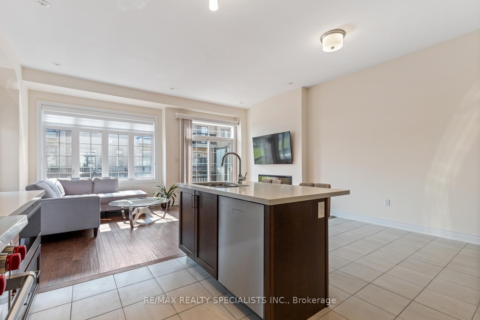 39 New Yorkton Avenue photo 15