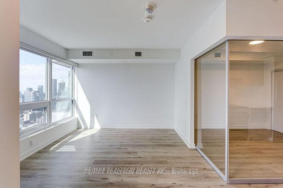 395 Bloor Street Unit 4711 photo 7