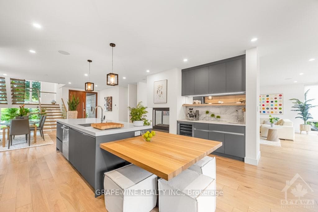 671 WINDERMERE Avenue photo 12