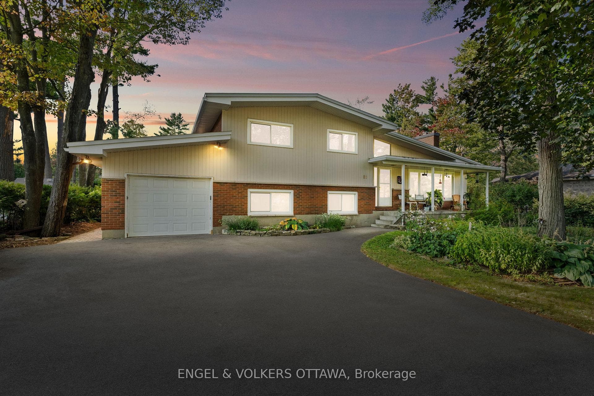 81 Grenfell Crescent photo 1