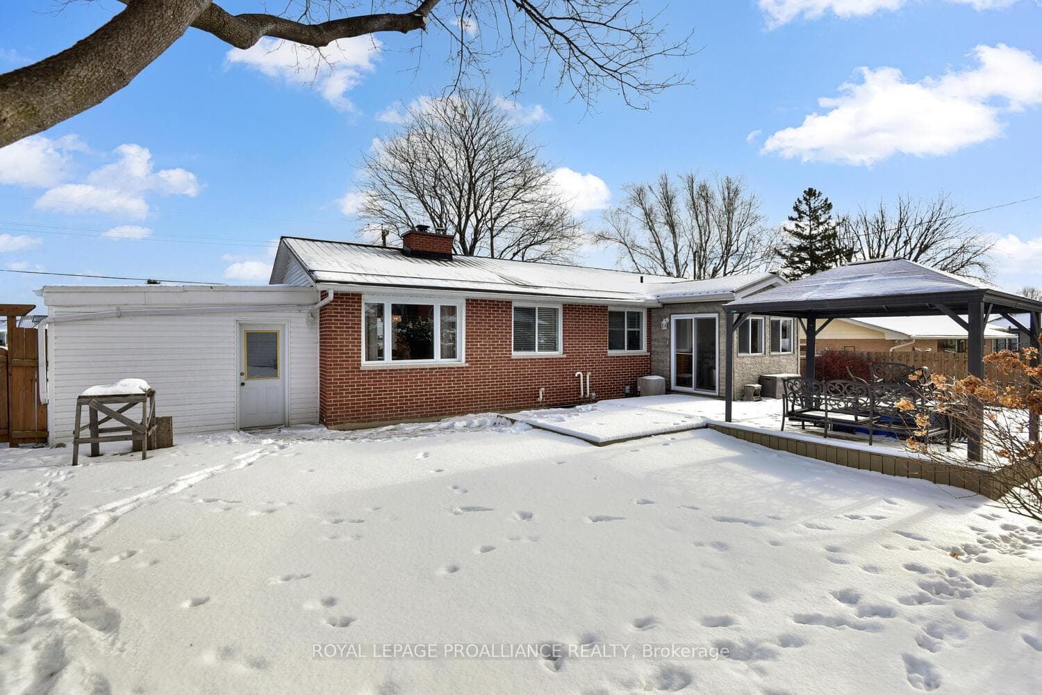 830 Joseph Street photo 20