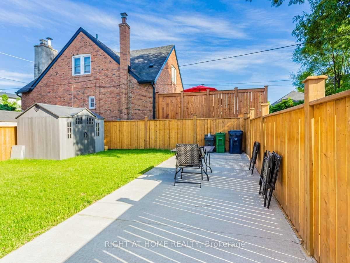 484 Donlands Avenue photo 24