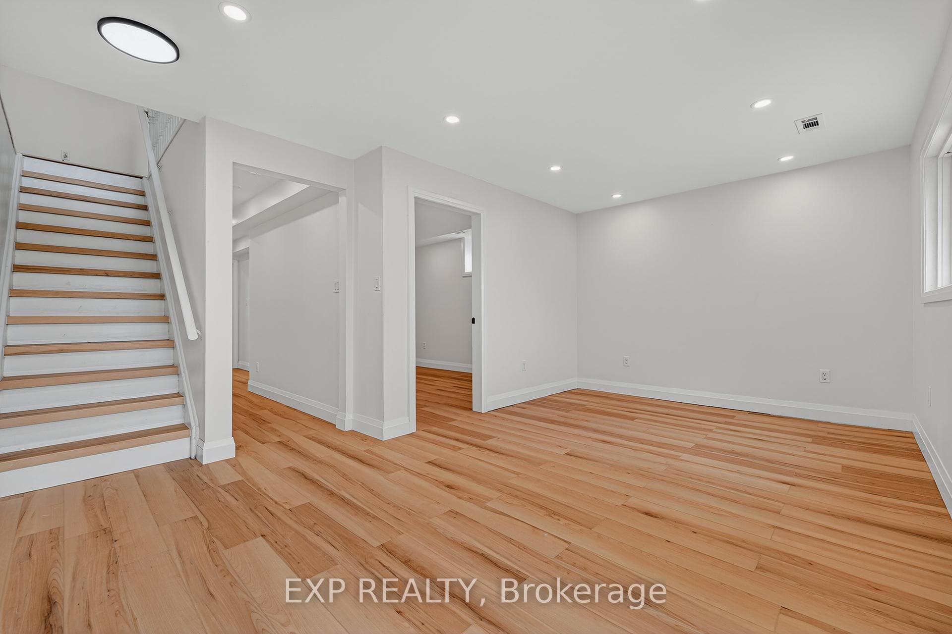 101 Anastasia Crescent photo 14