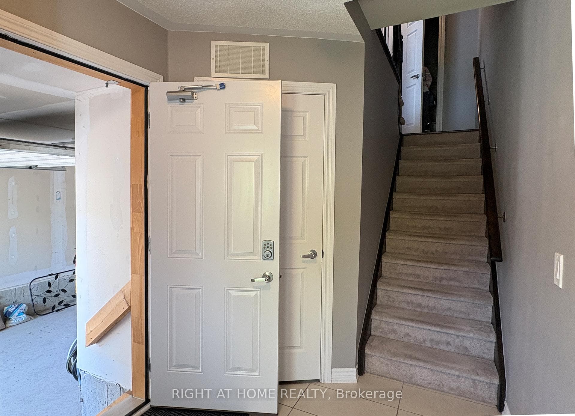 68 Nearco Crescent photo 3