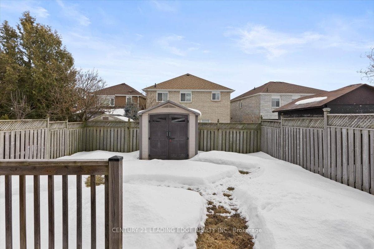50 TAWN Crescent photo 37
