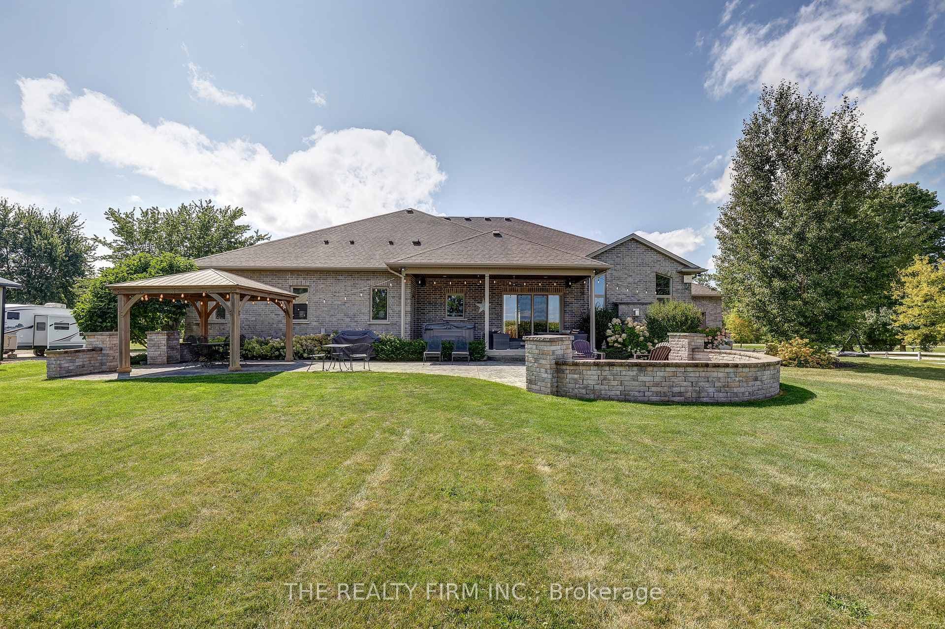 22060 Nissouri Road photo 42