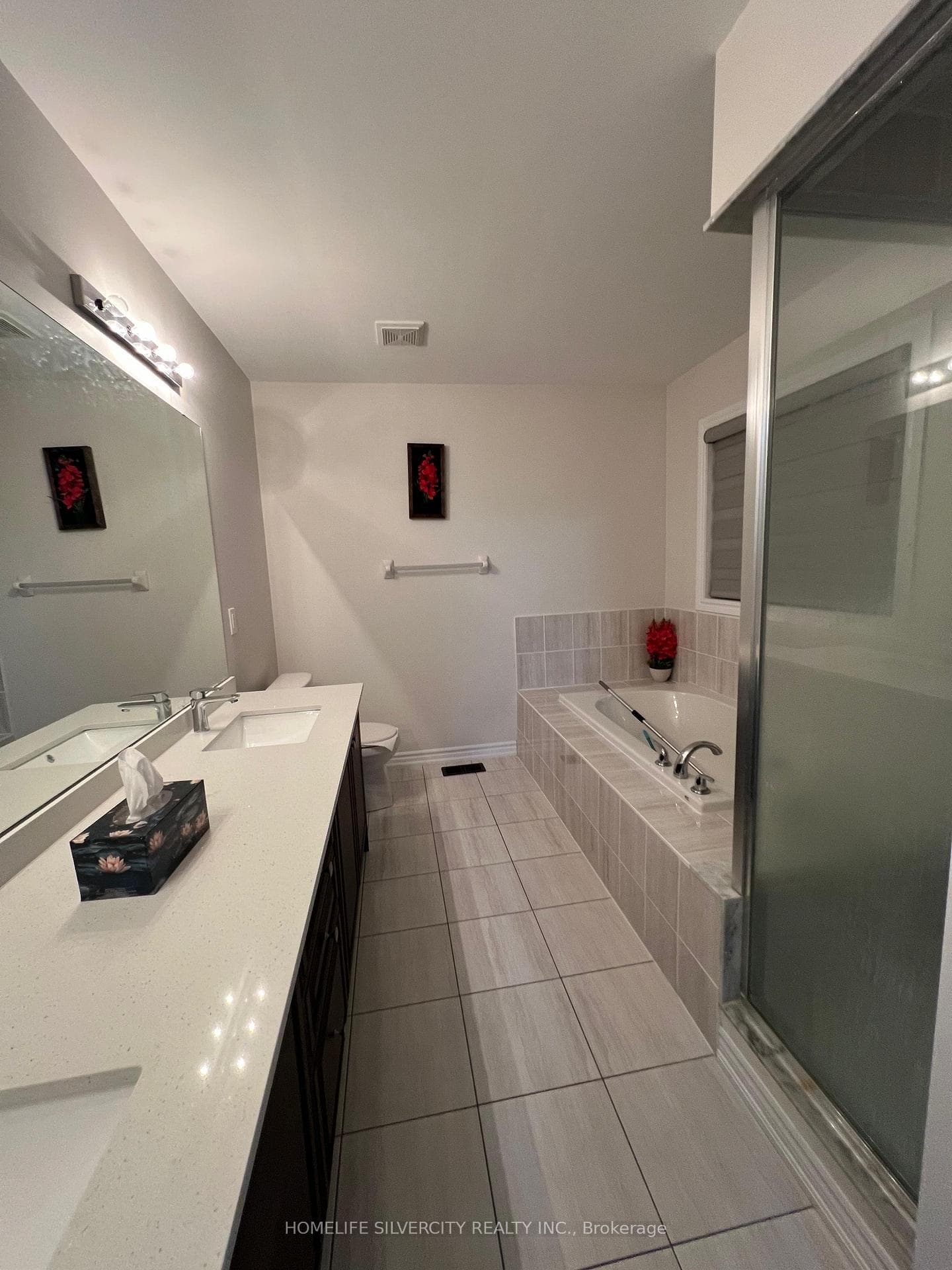 88 Roulette Crescent photo 13
