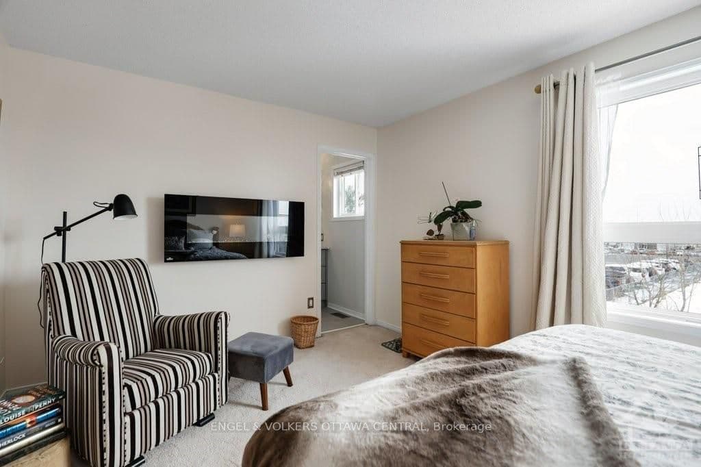 26 MELVILLE Road photo 12