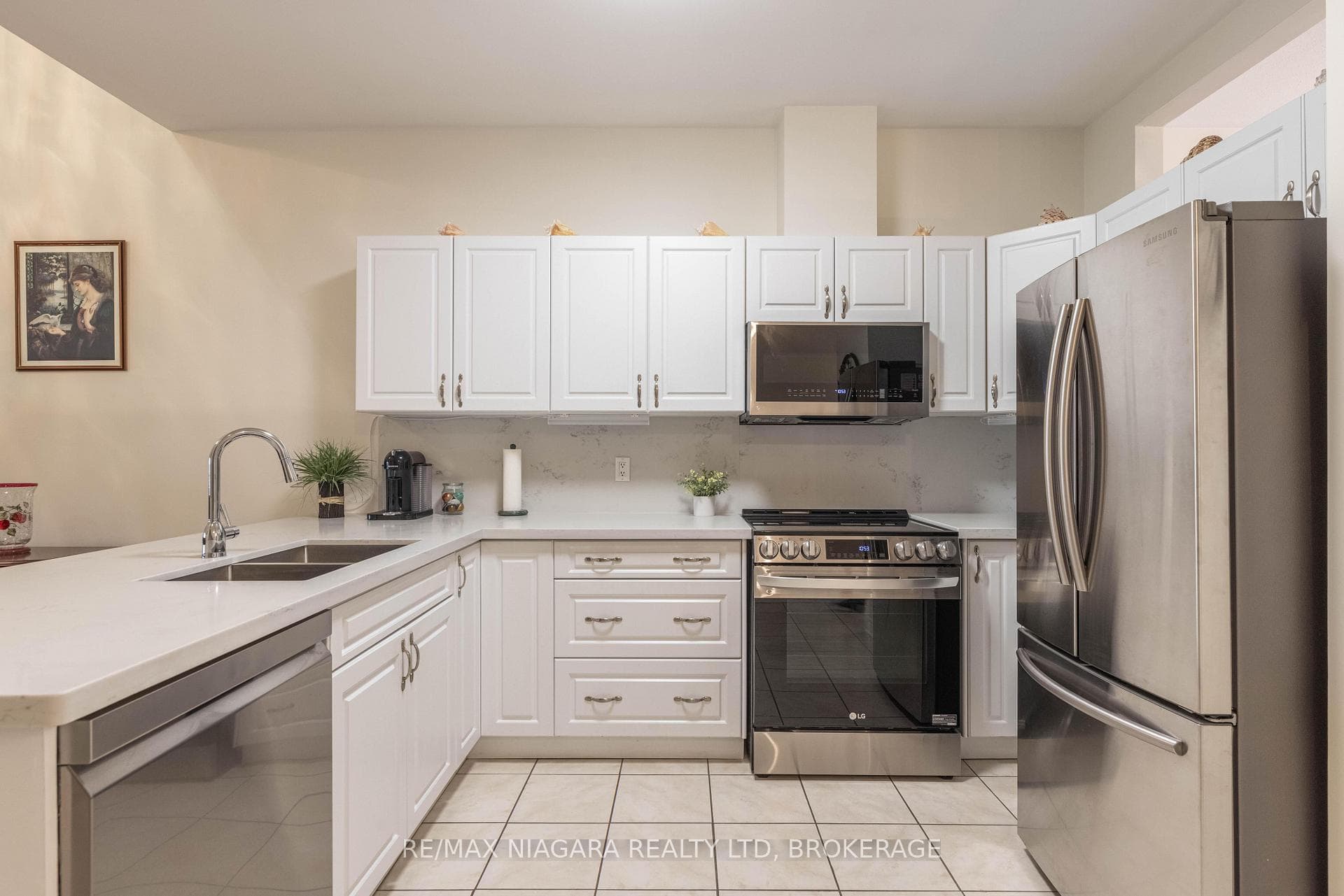 8142 Costabile Drive Unit 13 photo 3