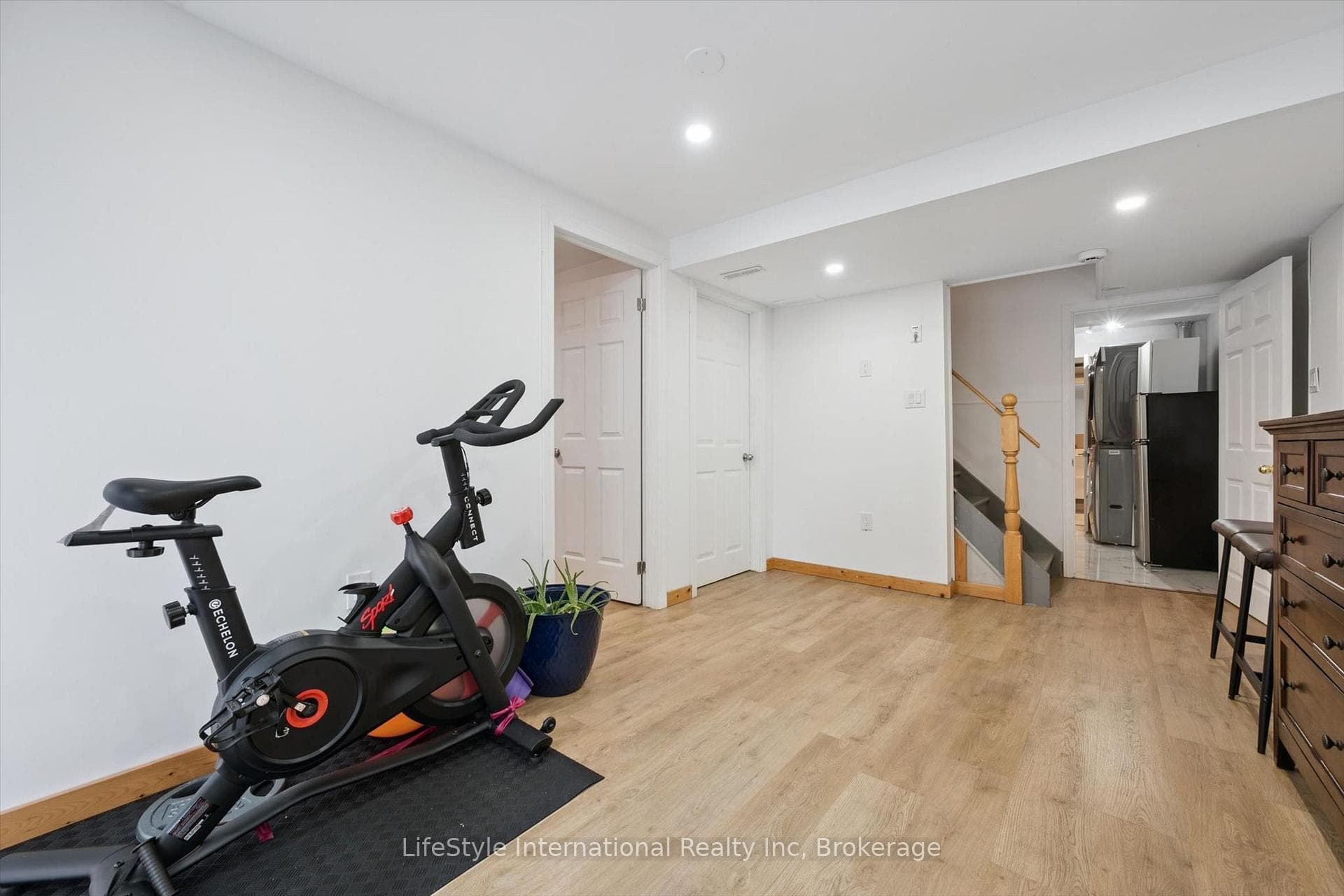 54 Chesterton Lane photo 30