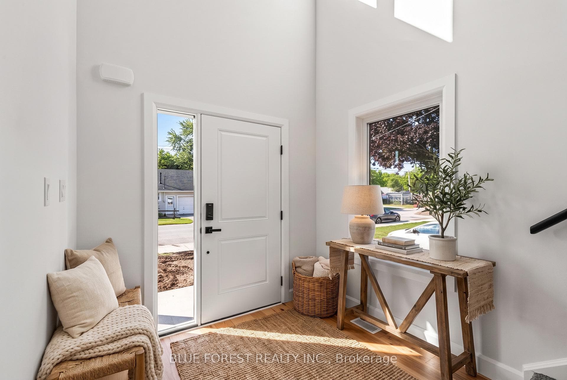 198 McRae Street photo 3