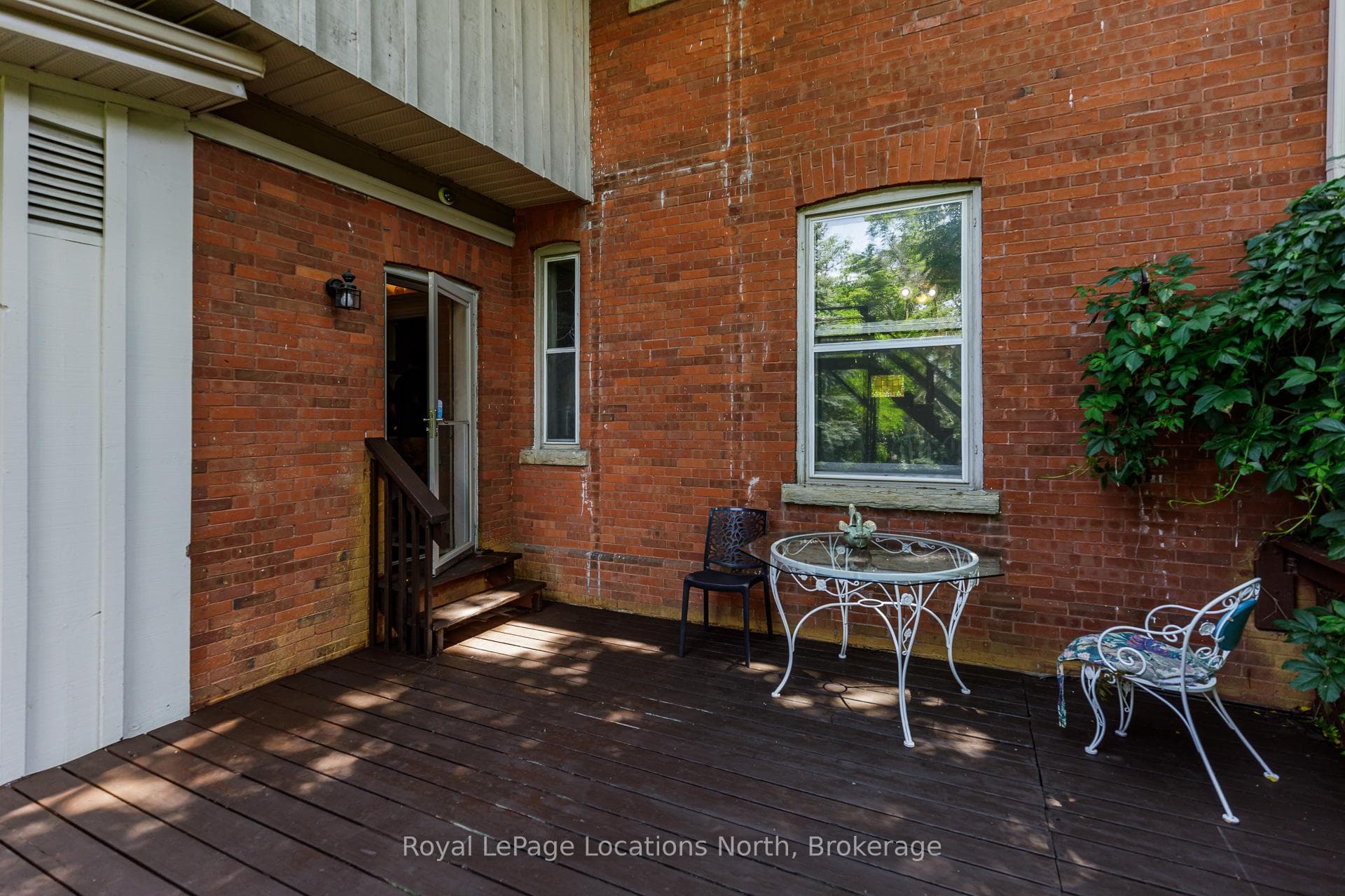 Side yard patio