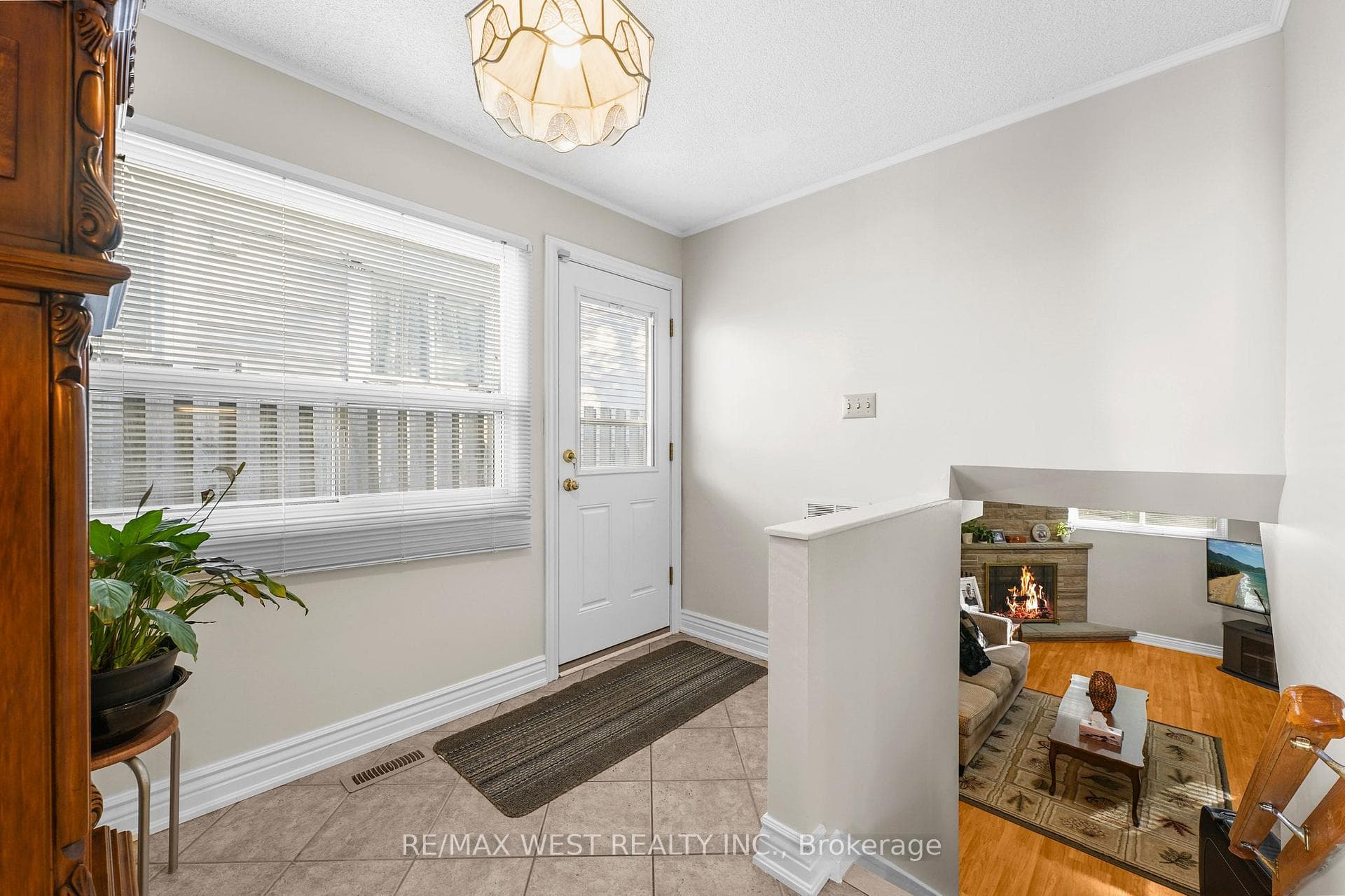 239 Hansen Road photo 16