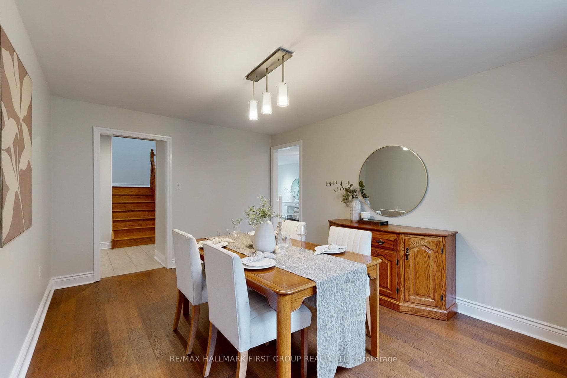 884 Sheppard Avenue photo 8