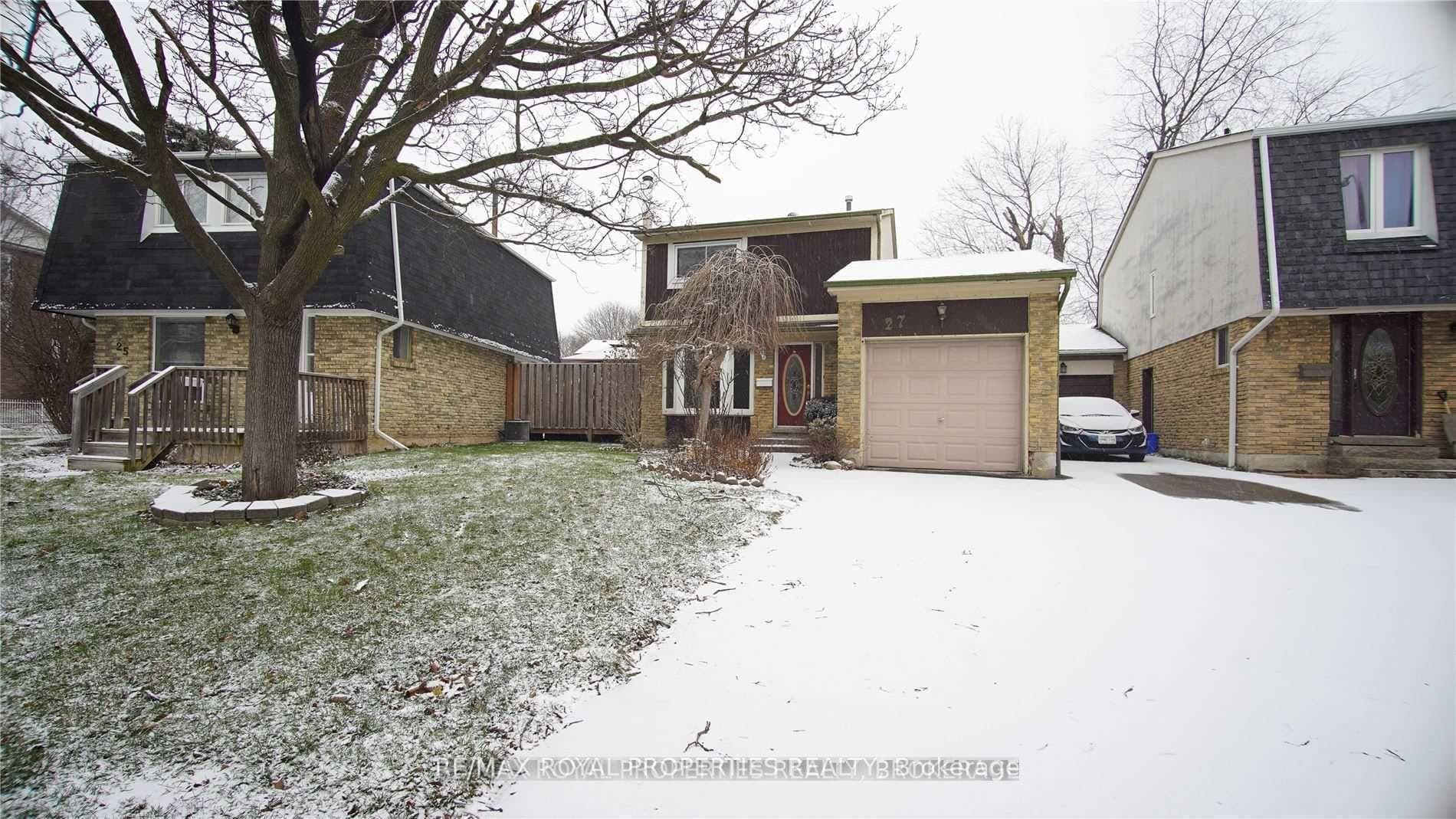 27 IVANIC Court photo 1