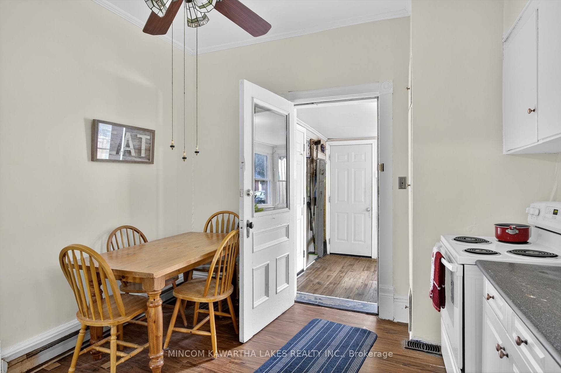 563 Aylmer Street photo 9