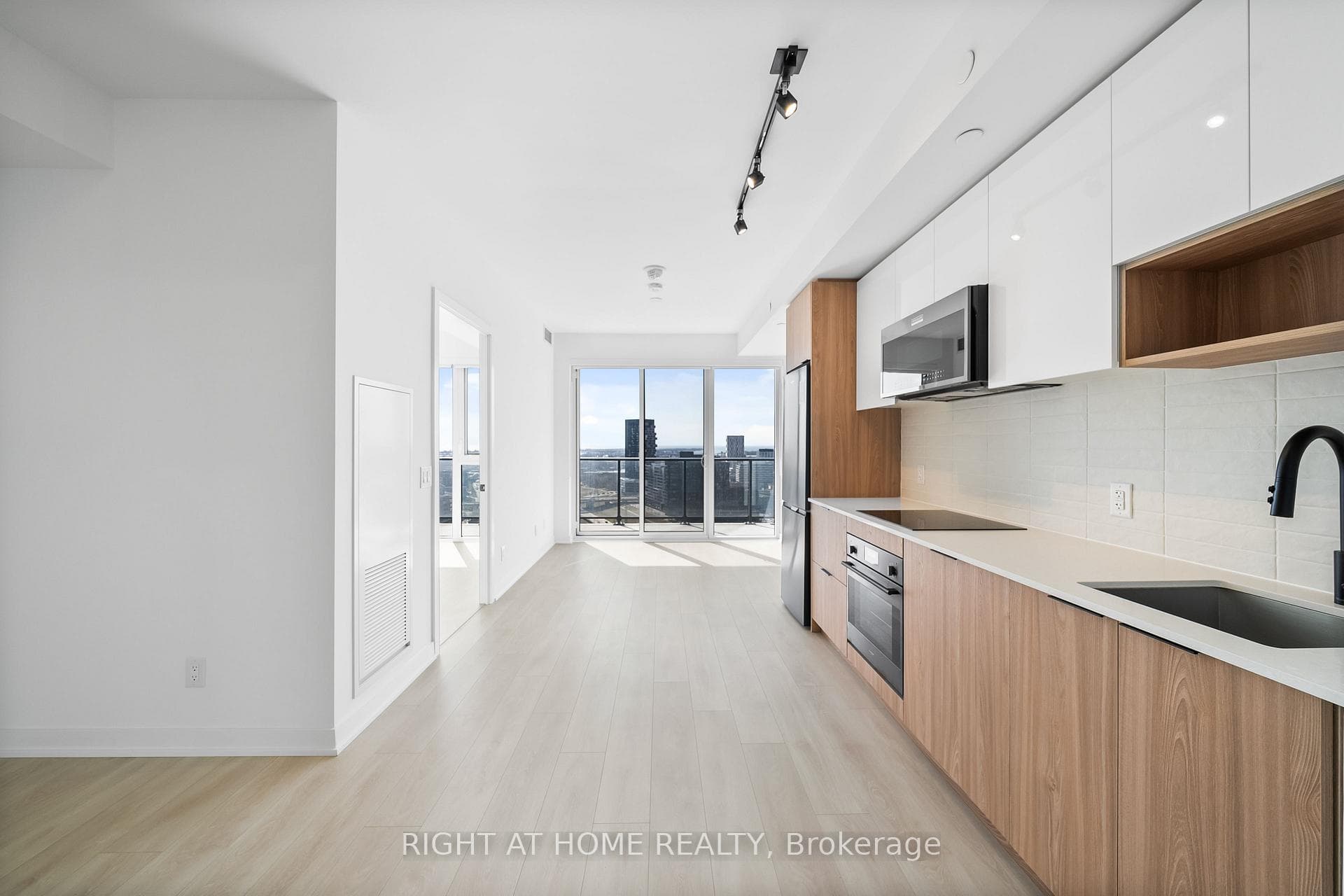 5 Defries Street Unit 2103 photo 3