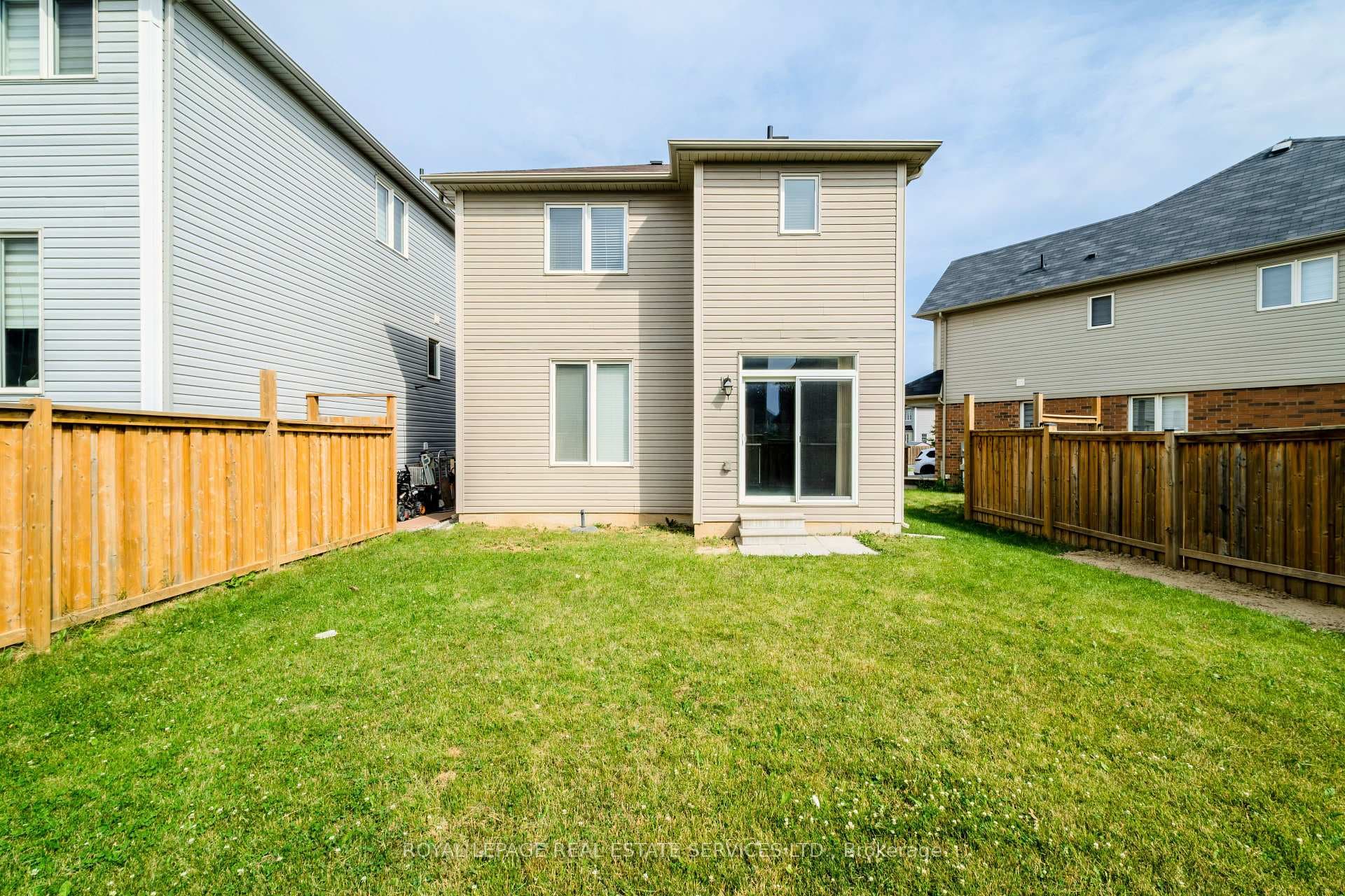 152 Munro Circle photo 49