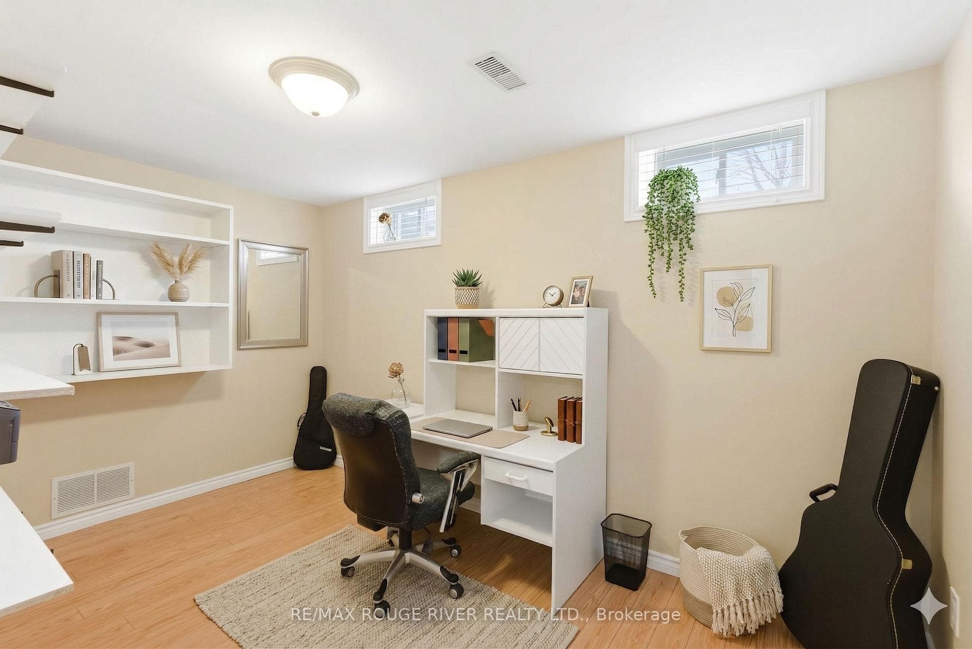 22810 Simcoe Street photo 27
