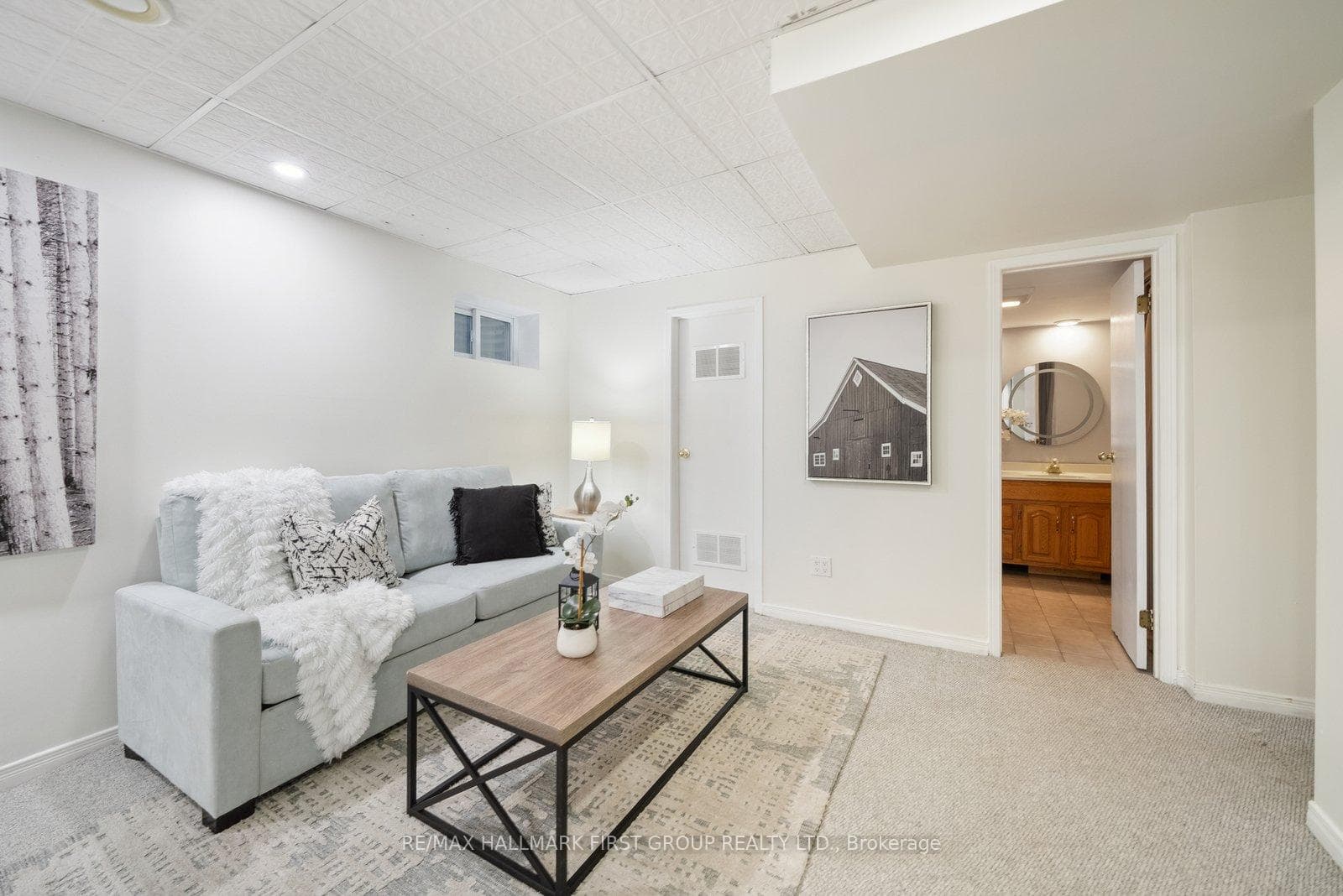 820 Hanworth Court photo 32