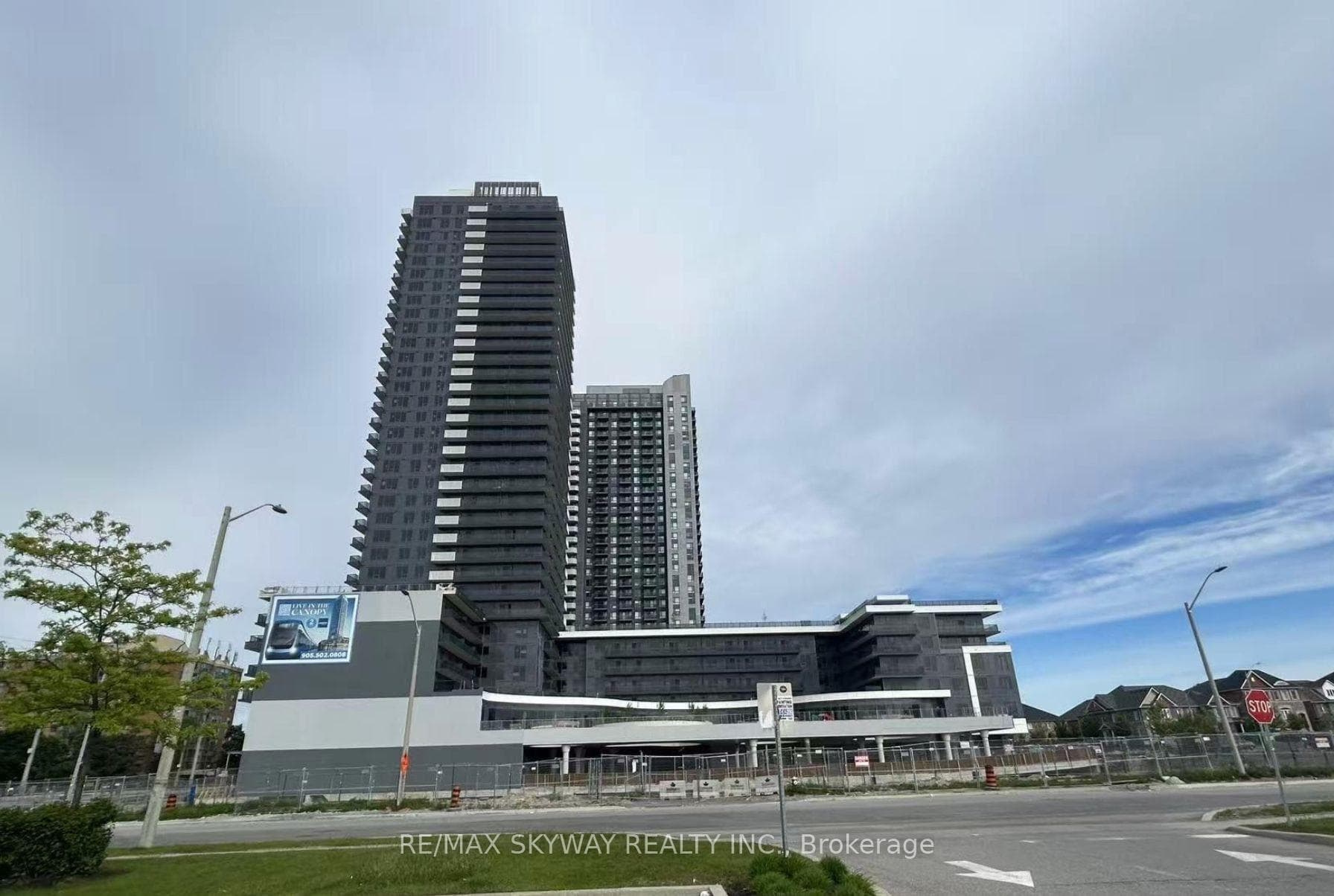 5105 Hurontario Street Unit 3011 photo 1