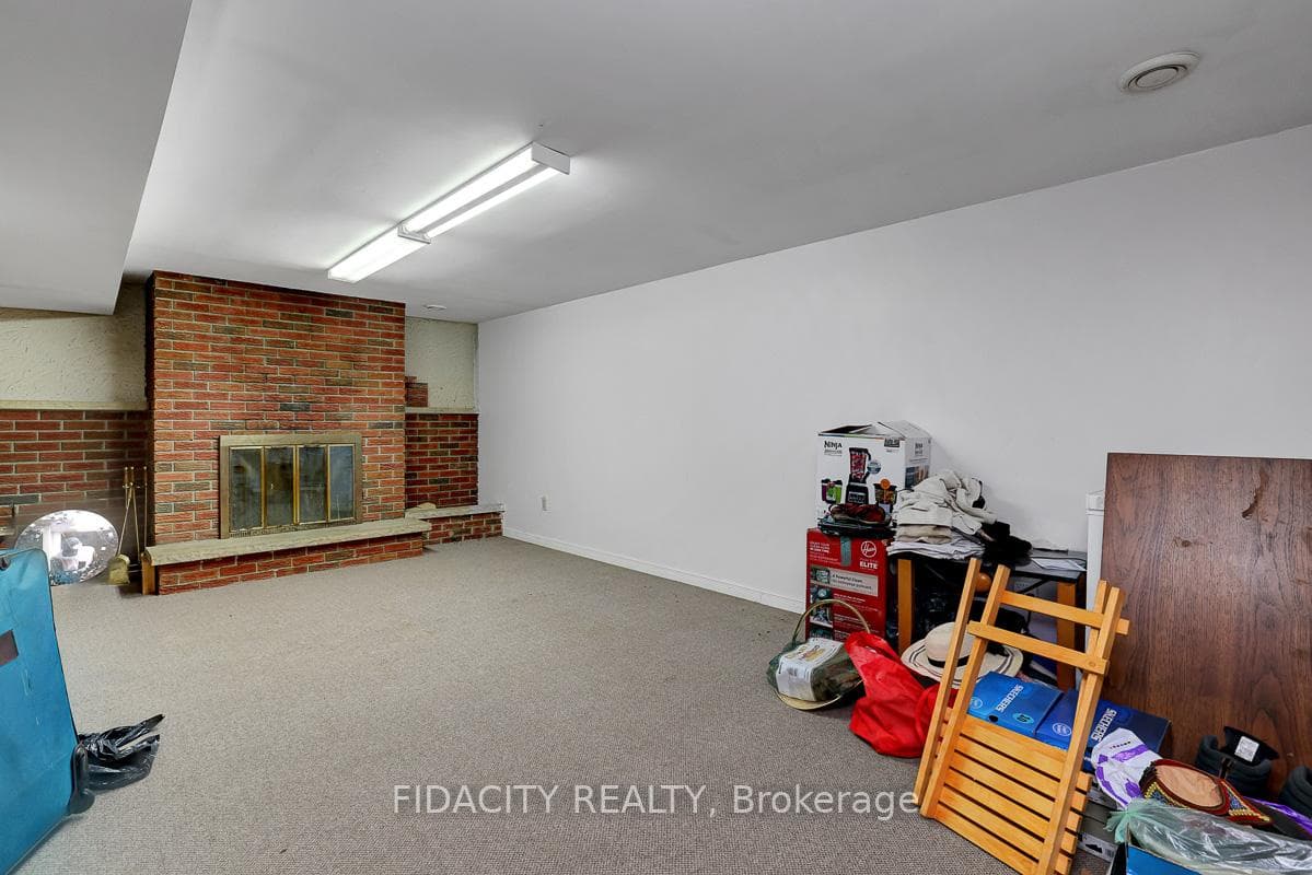 2336 Ogilvie Road photo 9
