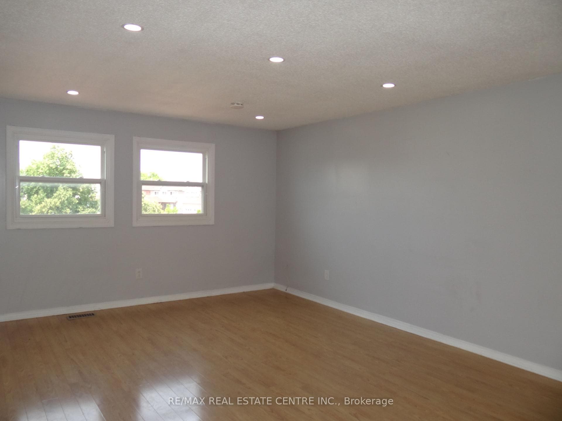 57 Meadowlark Drive photo 9