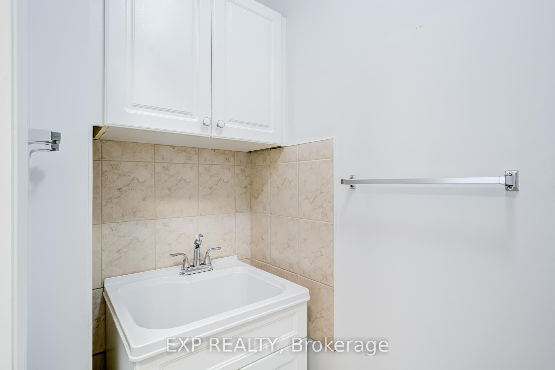 9901 Keele Street Unit 108 photo 15