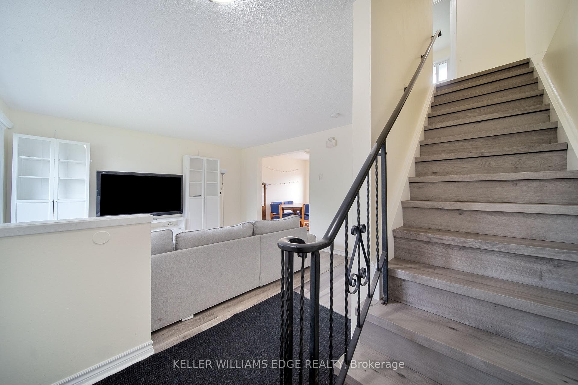 124 Romy Crescent photo 9